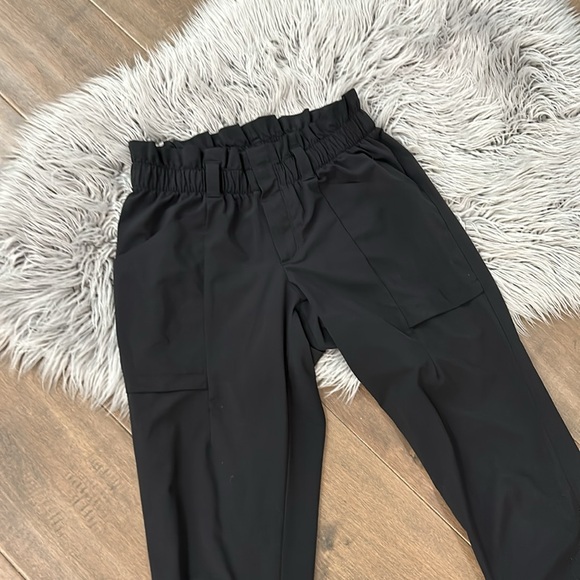 Athleta ruffle waisted size 0 athletic pants - Picture 13 of 17